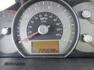2007 Kia Rondo LX with VIN KNAFG525877029532, listed as a IAAI auction lot 42036604 with 225,698 mi miles. Bid and sale history available at carsss.com. Image 7.