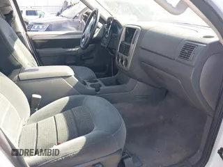 2003 Ford Explorer XLT z VIN 1FMZU63K73ZB17050, wystawiony jako IAAI lot #42301408 z przebiegiem 55 825 mil mil oraz . Historia ofert i sprzedaży dostępna na DreamBid. Obrazek 5.