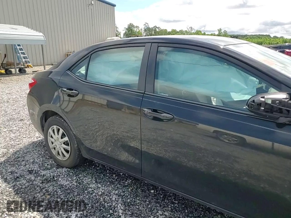 2016 Toyota Corolla L z VIN 5YFBURHE5GP390658, wystawiony jako Copart lot #56589705 z przebiegiem 125 121 mil mil oraz Szkoda całkowita • Salvage title. Historia ofert i sprzedaży dostępna na DreamBid. Obrazek 13.