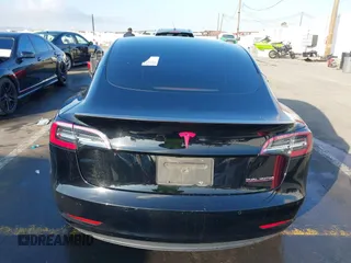 2022 Tesla Model 3 Performance z VIN 5YJ3E1EC7NF137744, wystawiony jako IAAI lot #41427701 z przebiegiem Nie podano mil oraz . Historia ofert i sprzedaży dostępna na DreamBid. Obrazek 15.