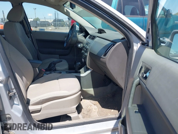 2008 Ford Focus SE with VIN 1FAHP35N28W300528, listed as a IAAI auction lot 42149643 with 138,115 mi miles. Bid and sale history available at carsss.com. Image 5.