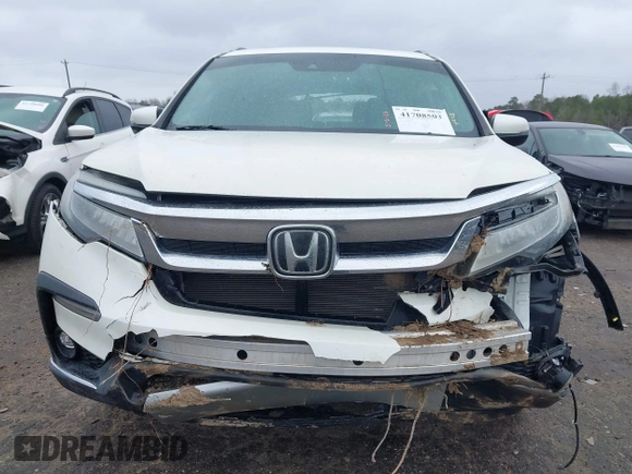 2019 Honda Pilot Touring 7-Passenger with VIN 5FNYF6H65KB035053, listed as a IAAI auction lot 41708503 with 105,710 mi miles. Bid and sale history available at carsss.com. Image 12.