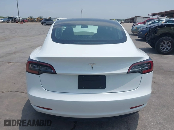 2023 Tesla Model 3 z VIN 5YJ3E1EA3PF604076, wystawiony jako IAAI lot #42181964 z przebiegiem 23 207 mil mil oraz . Historia ofert i sprzedaży dostępna na DreamBid. Obrazek 16.