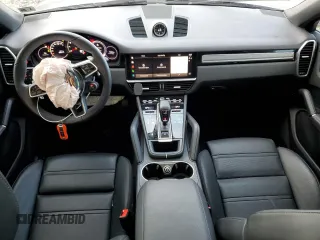 2023 Porsche Cayenne with VIN WP1BA2AY3PDA26700, listed as a Copart auction lot 72191734 with 3,492 mi miles and Salvage title. Bid and sale history available at DreamBid. Image 8.