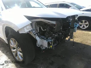 2024 Toyota Highlander XLE z VIN 5TDAAAA51RS004067, wystawiony jako IAAI lot #41421260 z przebiegiem 33 536 mil mil oraz . Historia ofert i sprzedaży dostępna na DreamBid. Obrazek 21.