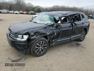 2020 Volkswagen Tiguan SE z VIN 3VV3B7AX1LM124857, wystawiony jako Copart lot #43128605 z przebiegiem 105 648 mil mil oraz Szkody całkowita. Historia ofert i sprzedaży dostępna na DreamBid. Obrazek 1.