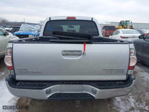 2005 Toyota Tacoma PreRunner with VIN 5TEJU62N15Z096264, listed as a IAAI auction lot 41537776 with 124,778 mi miles. Bid and sale history available at carsss.com. Image 16.