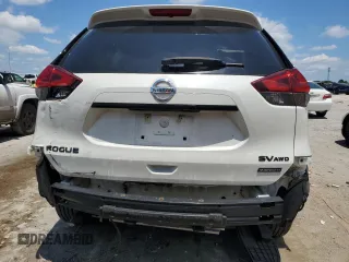 2018 Nissan Rogue SV z VIN 5N1AT2MVXJC725095, wystawiony jako Copart lot #55601775 z przebiegiem 108 581 mil mil oraz Szkoda całkowita • Salvage title. Historia ofert i sprzedaży dostępna na DreamBid. Obrazek 6.