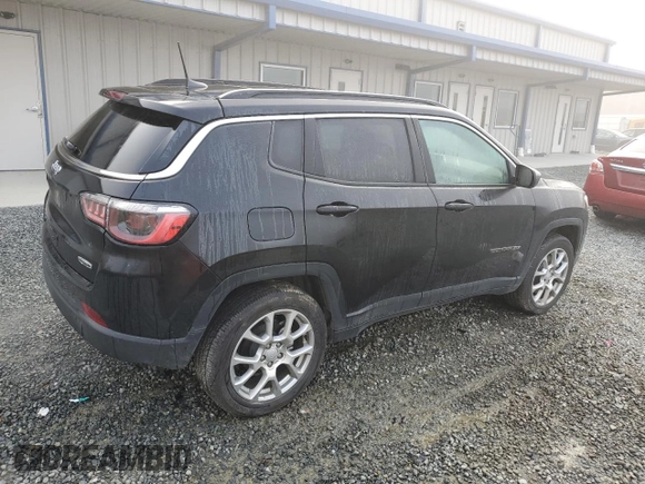 2024 Jeep Compass Latitude Lux with VIN 3C4NJDFN4RT583671, listed as a Copart auction lot 43194835 with 20,124 mi miles and Salvage title. Bid and sale history available at DreamBid. Image 3.
