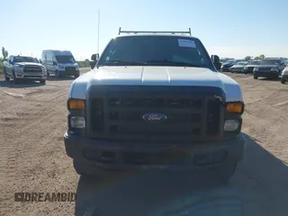 2010 Ford F-250 XL z VIN 1FTSX2B55AEA08754, wystawiony jako IAAI lot #42438103 z przebiegiem 573 535 mil mil oraz . Historia ofert i sprzedaży dostępna na DreamBid. Obrazek 12.