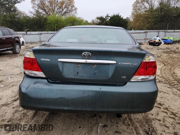 2006 Toyota Camry LE z VIN 4T1BF30K66U111210, wystawiony jako Copart lot #53107095 z przebiegiem 214 638 mil mil oraz Szkoda całkowita • Salvage title. Historia ofert i sprzedaży dostępna na DreamBid. Obrazek 6.
