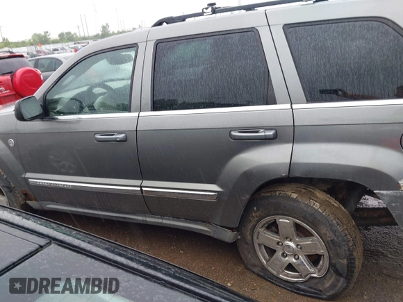 2007 Jeep Grand Cherokee Limited with VIN 1J8HR58P27C604125, listed as a IAAI auction lot 42636591 with 175,597 mi miles and . Bid and sale history available at DreamBid. Image 14.
