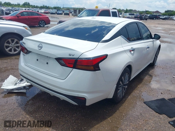 2024 Nissan Altima SV with VIN 1N4BL4DV0RN350117, listed as a IAAI auction lot 42582517 with 5,180 mi miles and . Bid and sale history available at DreamBid. Image 4.