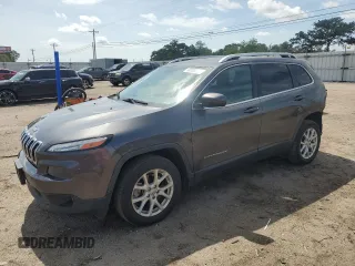 2017 Jeep Cherokee Latitude with VIN 1C4PJLCS4HW669634, listed as a Copart auction lot 58395775 with 122,047 mi miles and Salvage title. Bid and sale history available at DreamBid. Image 1.