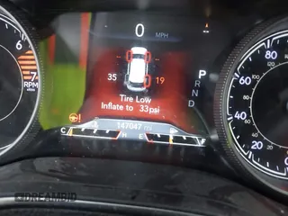 2019 Jeep Cherokee Limited z VIN 1C4PJLDB8KD195916, wystawiony jako IAAI lot #40787056 z przebiegiem 147 047 mil mil oraz . Historia ofert i sprzedaży dostępna na DreamBid. Obrazek 7.