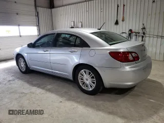 2007 Chrysler Sebring z VIN 1C3LC46K97N512331, wystawiony jako Copart lot #52347345 z przebiegiem 129 547 mil mil oraz Czysty tytuł • Clean title. Historia ofert i sprzedaży dostępna na DreamBid. Obrazek 2.