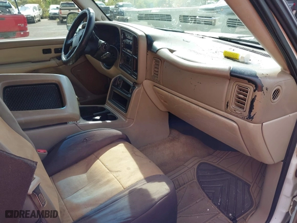 2003 Chevrolet Tahoe Z71 with VIN 1GNEK13T53R109296, listed as a IAAI auction lot 41659341 with 223,479 mi miles. Bid and sale history available at carsss.com. Image 5.