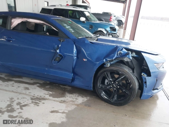 2022 Chevrolet Camaro 1LT with VIN 1G1FB1RX4N0124119, listed as a IAAI auction lot 41333958 with 1 mi miles. Bid and sale history available at carsss.com. Image 6.