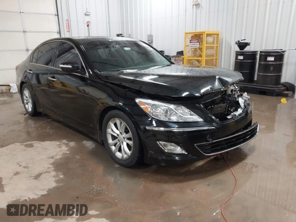 2013 Hyundai Genesis 3.8L with VIN KMHGC4DD3DU247095, listed as a IAAI auction lot 41551023 with 131,038 mi miles. Bid and sale history available at carsss.com. Image 1.