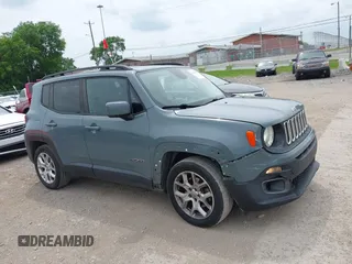 2017 Jeep Renegade Latitude z VIN ZACCJABB4HPF52900, wystawiony jako IAAI lot #42240340 z przebiegiem 110 658 mil mil oraz . Historia ofert i sprzedaży dostępna na DreamBid. Obrazek 13.