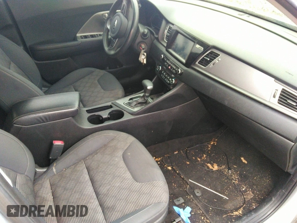 2018 Kia Niro LX with VIN KNDCB3LCXJ5147445, listed as a IAAI auction lot 41930470 with 134,224 mi miles. Bid and sale history available at carsss.com. Image 5.