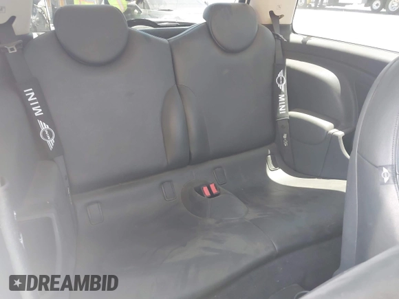 2006 MINI Hardtop с VIN WMWRC33586TK71206, выставлен на аукционе IAAI как лот 42687287 с пробегом 138 086 миль миль и . История ставок и продаж доступна на DreamBid. Изображение 8.