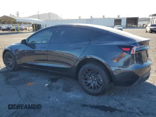 2024 Tesla Model 3 z VIN 5YJ3E1EA0RF736893, wystawiony jako Copart lot #85162464 z przebiegiem 8 479 mil mil oraz Szkoda całkowita • Salvage title. Historia ofert i sprzedaży dostępna na DreamBid. Obrazek 2.