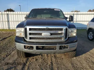 2005 Ford Excursion Special Serv z VIN 1FMSU41P35ED41981, wystawiony jako Copart lot #83770674 z przebiegiem 247 851 mil mil oraz Czysty tytuł • Clean title. Historia ofert i sprzedaży dostępna na DreamBid. Obrazek 5.