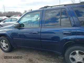 2007 Chevrolet TrailBlazer LS with VIN 1GNDT13SX72223972, listed as a IAAI auction lot 41609686 with 165,523 mi miles. Bid and sale history available at carsss.com. Image 14.