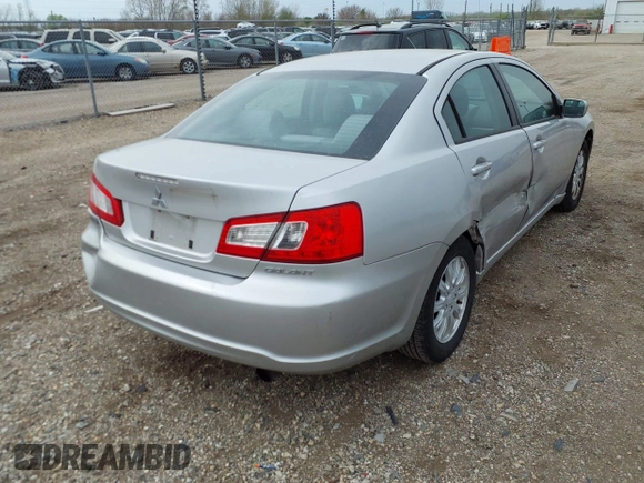 2011 Mitsubishi Galant FE z VIN 4A32B2FF4BE024234, wystawiony jako IAAI lot #42077967 z przebiegiem 144 682 mil mil oraz . Historia ofert i sprzedaży dostępna na DreamBid. Obrazek 4.