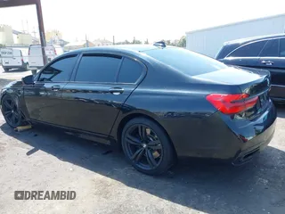 2017 BMW 7 Series 750i with VIN WBA7F0C37HGM22205, listed as a IAAI auction lot 40033800 with 70,581 mi miles. Bid and sale history available at carsss.com. Image 3.