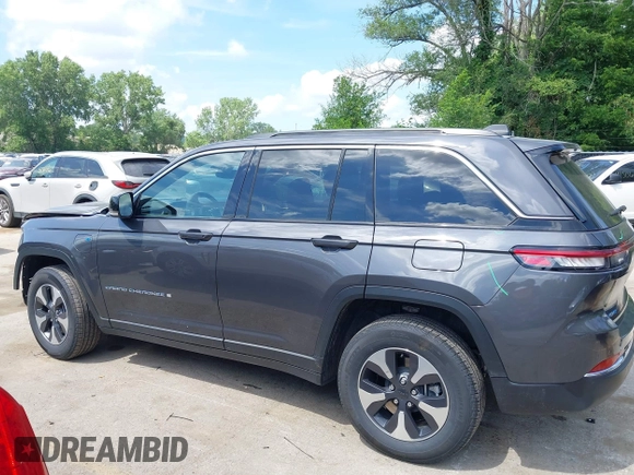 2024 Jeep Grand Cherokee with VIN 1C4RJYB68RC132293, listed as a IAAI auction lot 42597310 with 39,517 mi miles and . Bid and sale history available at DreamBid. Image 14.