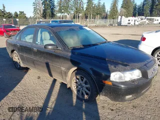 2005 Volvo S80 with VIN YV1TS592X51399861, listed as a IAAI auction lot 41422980 with 172,113 mi miles. Bid and sale history available at carsss.com. Image 1.