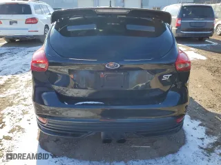 2015 Ford Focus ST with VIN 1FADP3L97FL254407, listed as a Copart auction lot 82210864 with 117,790 mi miles and Clean Title. Bid and sale history available at carsss.com. Image 6.