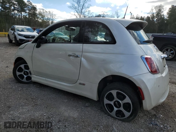 2017 FIAT 500e z VIN 3C3CFFGE7HT633047, wystawiony jako Copart lot #87246084 z przebiegiem 38 963 mil mil oraz Szkoda całkowita • Salvage title. Historia ofert i sprzedaży dostępna na DreamBid. Obrazek 2.