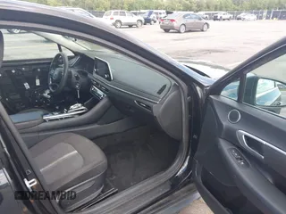 2022 Hyundai Sonata SE z VIN 5NPEG4JA8NH149962, wystawiony jako IAAI lot #42281738 z przebiegiem 59 867 mil mil oraz . Historia ofert i sprzedaży dostępna na DreamBid. Obrazek 5.