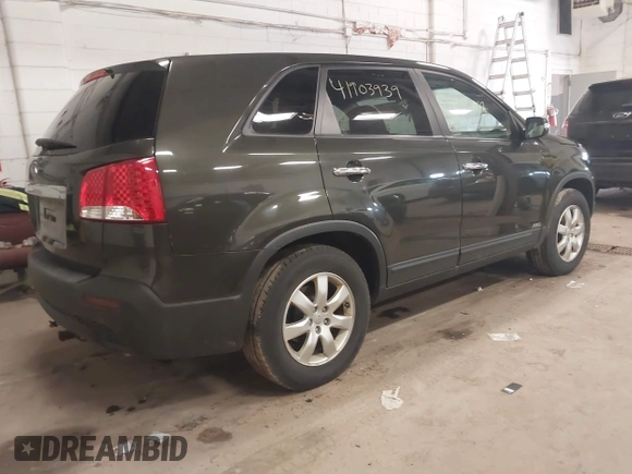 2012 Kia Sorento LX with VIN 5XYKTDA63CG264158, listed as a IAAI auction lot 41903939 with 162,633 mi miles. Bid and sale history available at carsss.com. Image 4.