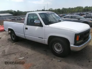1994 Chevrolet Silverado 2500 z VIN 1GCFC24K4RE180527, wystawiony jako IAAI lot #42071950 z przebiegiem 278 167 mil mil oraz . Historia ofert i sprzedaży dostępna na DreamBid. Obrazek 1.