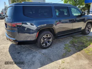 2024 Jeep Wagoneer Series III with VIN 1C4SJSDP8RS169144, listed as a IAAI auction lot 42025902 with 11,797 mi miles and . Bid and sale history available at DreamBid. Image 4.