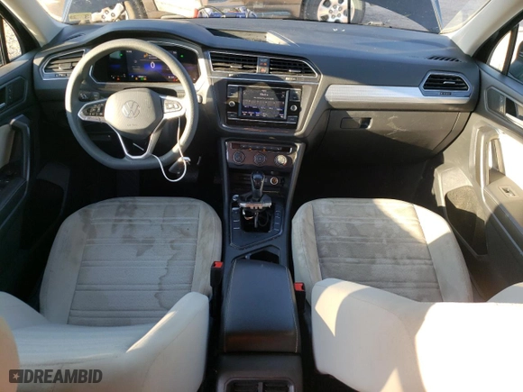 2022 Volkswagen Tiguan S with VIN 3VV1B7AX4NM057164, listed as a Copart auction lot 80263684 with 100,041 mi miles and Salvage Title. Bid and sale history available at carsss.com. Image 8.