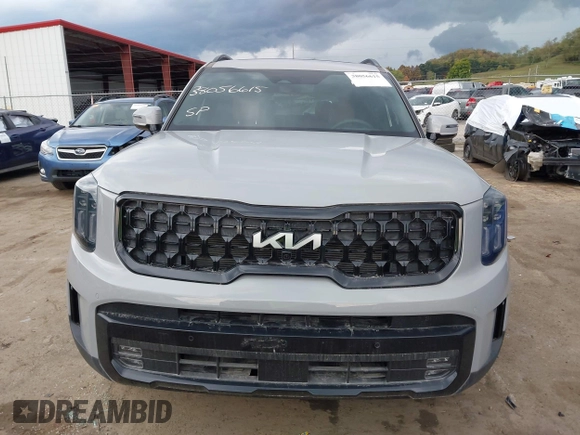2024 Kia Telluride SX Prestige X-Pro with VIN 5XYP5DGC1RG448911, listed as a IAAI auction lot 38056615 with 301 mi miles. Bid and sale history available at carsss.com. Image 13.
