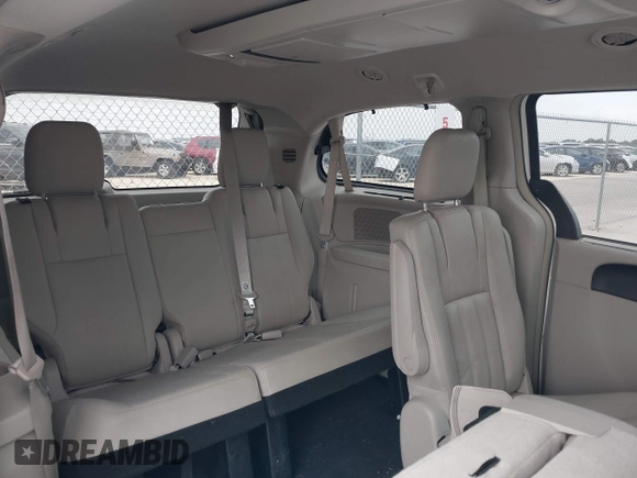 2013 Chrysler Town & Country Touring-L with VIN 2C4RC1CG2DR508799, listed as a IAAI auction lot 42092504 with 140,775 mi miles. Bid and sale history available at carsss.com. Image 8.
