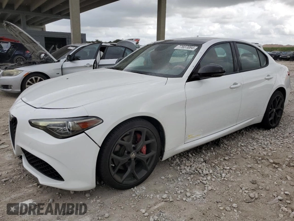 2019 Alfa Romeo Giulia Sport with VIN ZARFAMAN4K7612887, listed as a Copart auction lot 77937084 with 40,167 mi miles and Salvage Title. Bid and sale history available at carsss.com. Image 1.