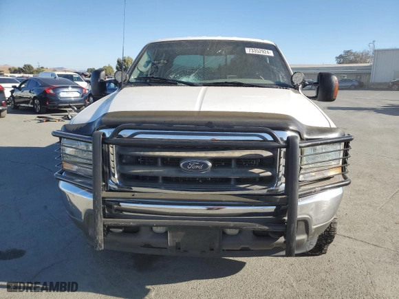 2003 Ford Super Duty F-250 XL with VIN 1FTNW21S93ED16066, listed as a Copart auction lot 73352924 with 250,741 mi miles and Salvage Title. Bid and sale history available at carsss.com. Image 5.