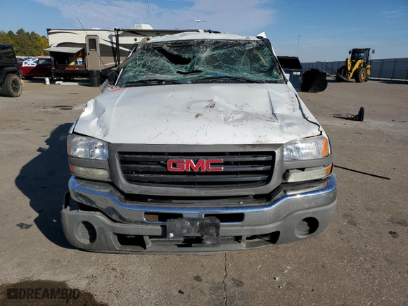 2007 GMC Sierra 1500 Classic Work Truck with VIN 1GTEC14X87Z130799, listed as a Copart auction lot 76390814 with NaN miles and Salvage Title. Bid and sale history available at carsss.com. Image 5.