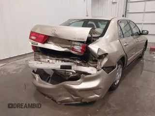2005 Honda Accord LX z VIN 1HGCM56475A017843, wystawiony jako IAAI lot #42211699 z przebiegiem 110 346 mil mil oraz . Historia ofert i sprzedaży dostępna na DreamBid. Obrazek 6.