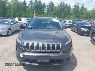 2016 Jeep Cherokee Latitude z VIN 1C4PJMCB4GW241454, wystawiony jako IAAI lot #42378181 z przebiegiem 210 207 mil mil oraz . Historia ofert i sprzedaży dostępna na DreamBid. Obrazek 12.