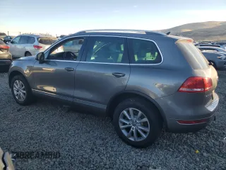 2013 Volkswagen Touareg Lux with VIN WVGEF9BPXDD002285, listed as a Copart auction lot 82248604 with 150,780 mi miles and Salvage Title. Bid and sale history available at DreamBid. Image 2.