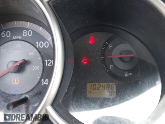2007 Nissan Versa SL z VIN 3N1BC11E77L409483, wystawiony jako IAAI lot #42525328 z przebiegiem 102 488 mil mil oraz . Historia ofert i sprzedaży dostępna na DreamBid. Obrazek 7.