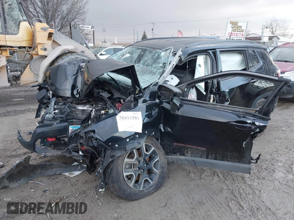 2019 Jeep Compass Trailhawk with VIN 3C4NJDDB0KT671633, listed as a IAAI auction lot 38411581 with Not Provided miles and . Bid and sale history available at carsss.com. Image 16.